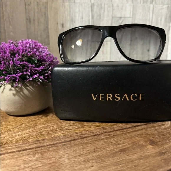 Versace ~ Mod4192 ~ Sunglasses black with purple accents